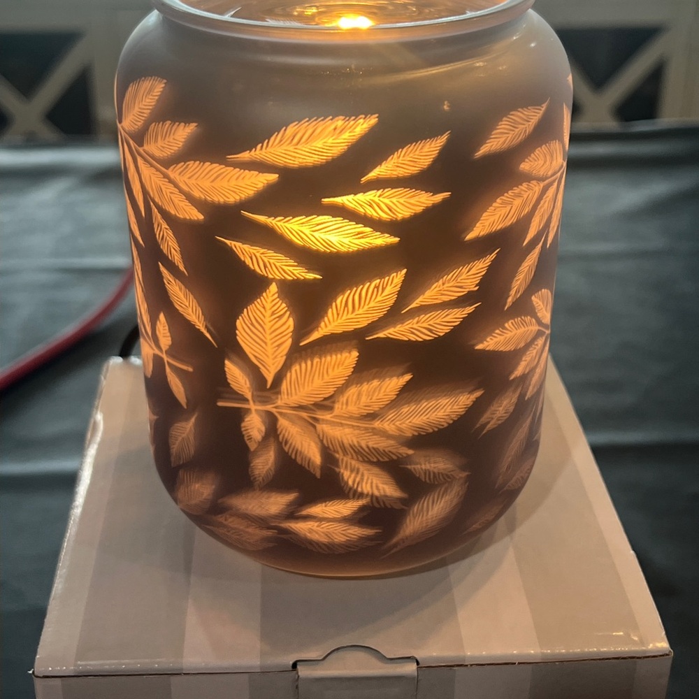 Scentsy Leaf Accent Warmer